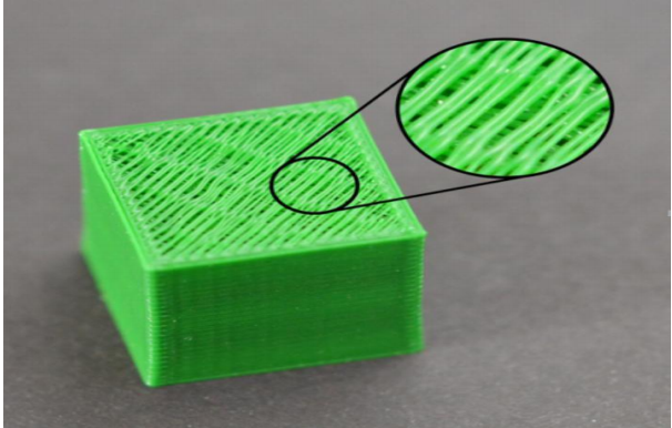 顶层出现孔洞或缝隙(图1) 顶层出现孔洞或缝隙(图1)